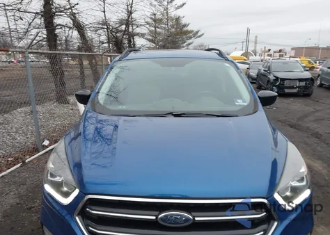 2017 Ford Escape Se из США, поврежденный, VIN 1FMCU9GD8HUE83882